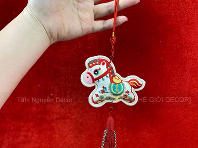 Dây treo Ngựa vải tua rua [Nhiều màu - Cao cấp] PKT-TET-12